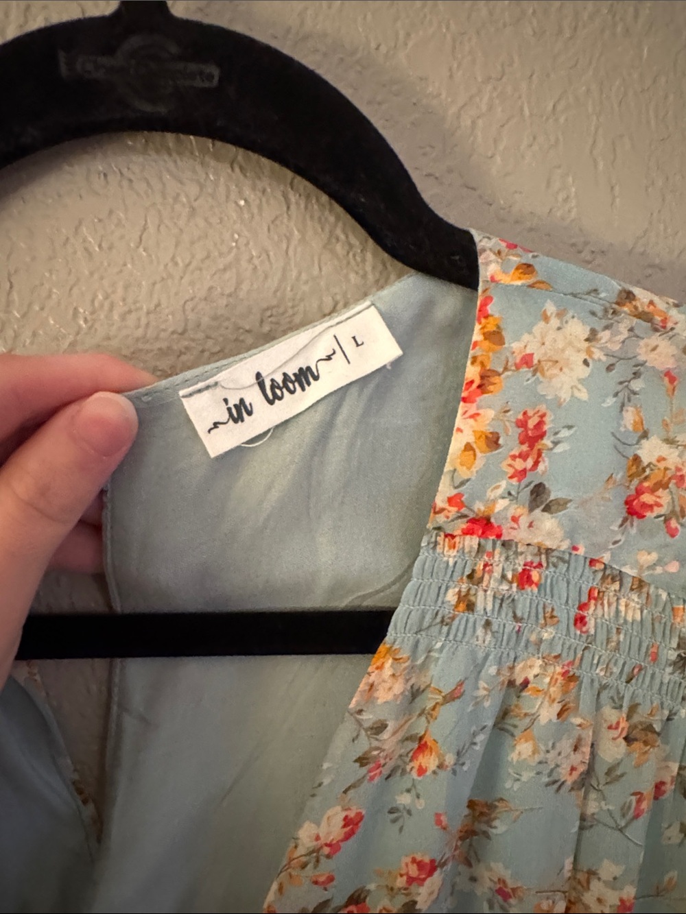 In Loom Pale Blue Floral Maxi Dress with Puff Sleeves. Button missing on back. L - Picture 2 of 4
